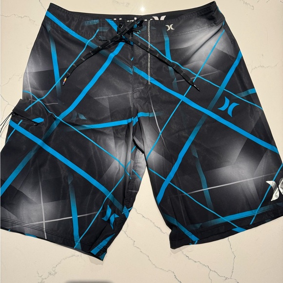 Size 32 men’s Hurley swim short - Picture 2 of 5